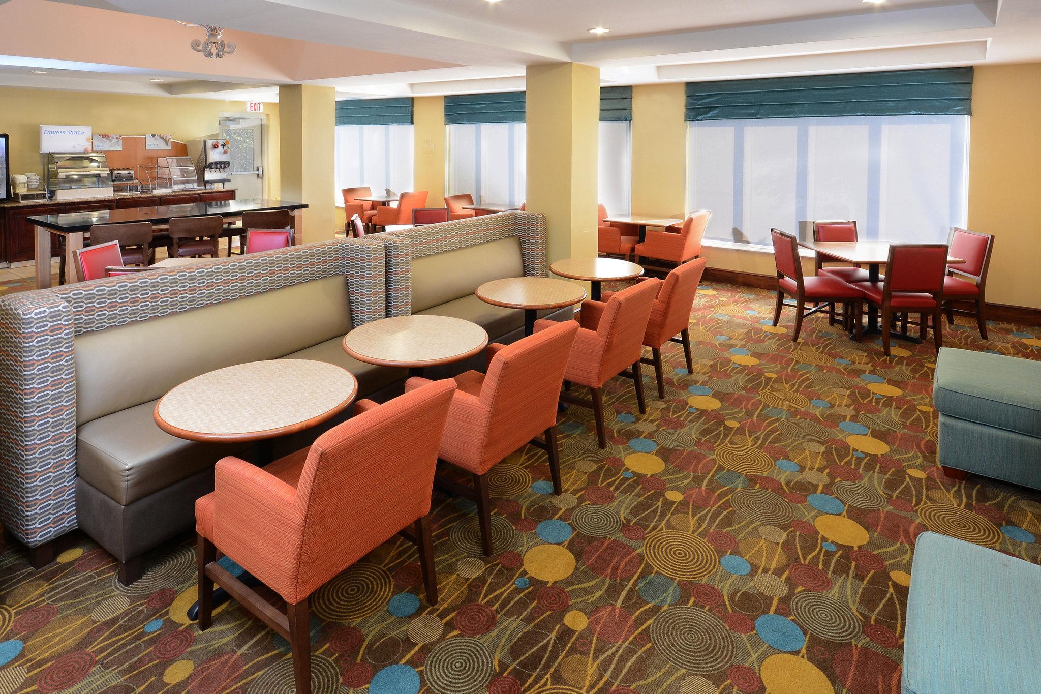 Holiday Inn Express Hotel & Suites Greensboro - Airport Area By Ihg Zewnętrze zdjęcie