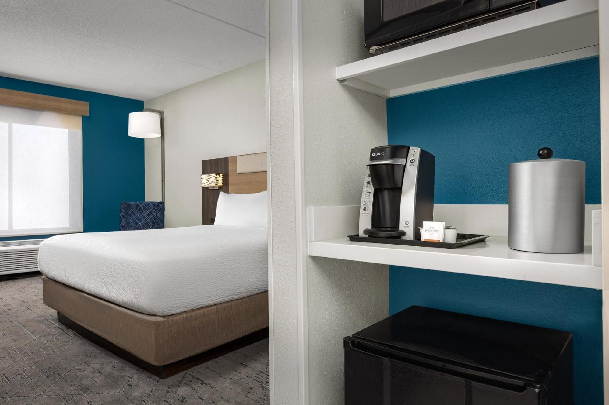 Holiday Inn Express Hotel & Suites Greensboro - Airport Area By Ihg Zewnętrze zdjęcie
