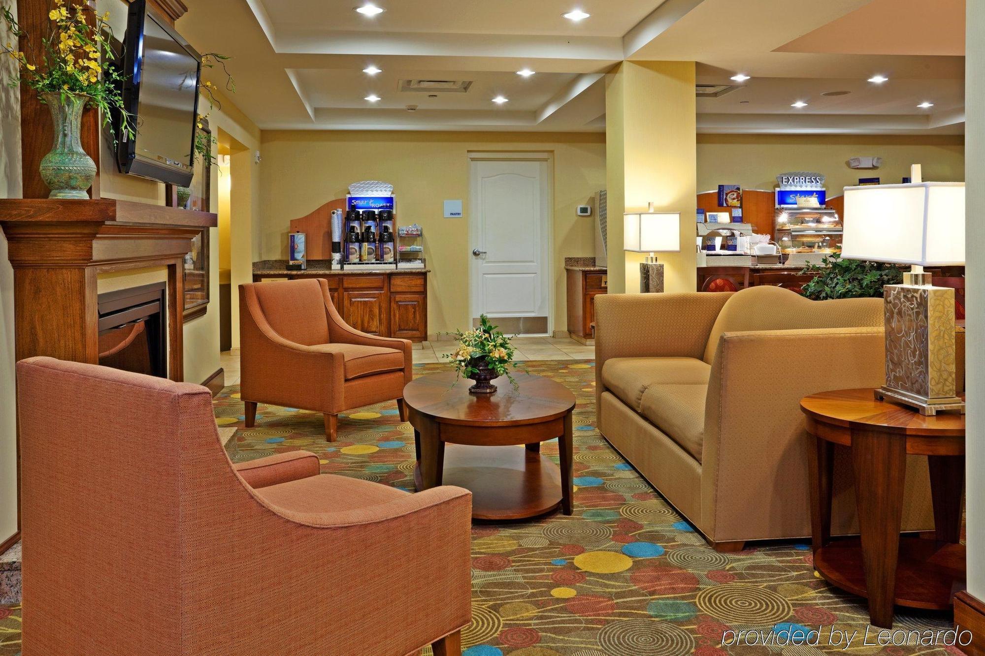 Holiday Inn Express Hotel & Suites Greensboro - Airport Area By Ihg Zewnętrze zdjęcie