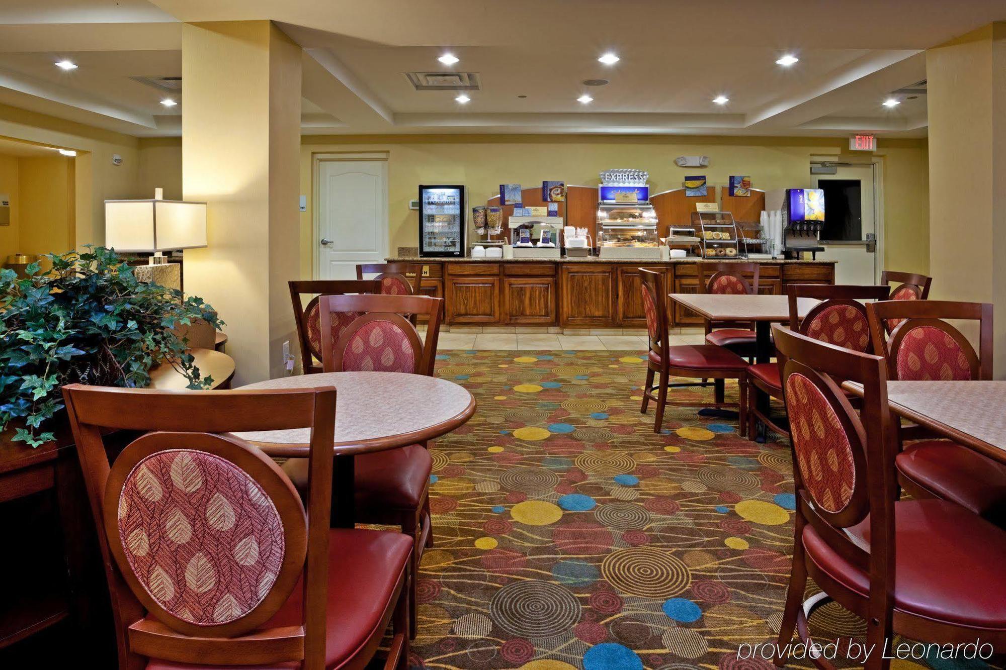 Holiday Inn Express Hotel & Suites Greensboro - Airport Area By Ihg Zewnętrze zdjęcie