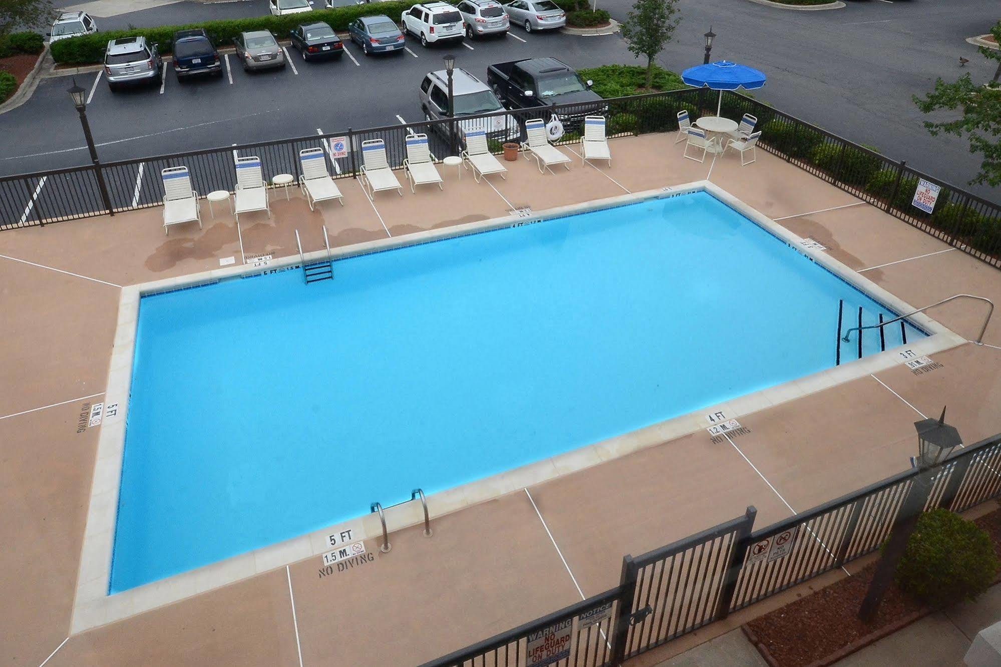 Holiday Inn Express Hotel & Suites Greensboro - Airport Area By Ihg Zewnętrze zdjęcie